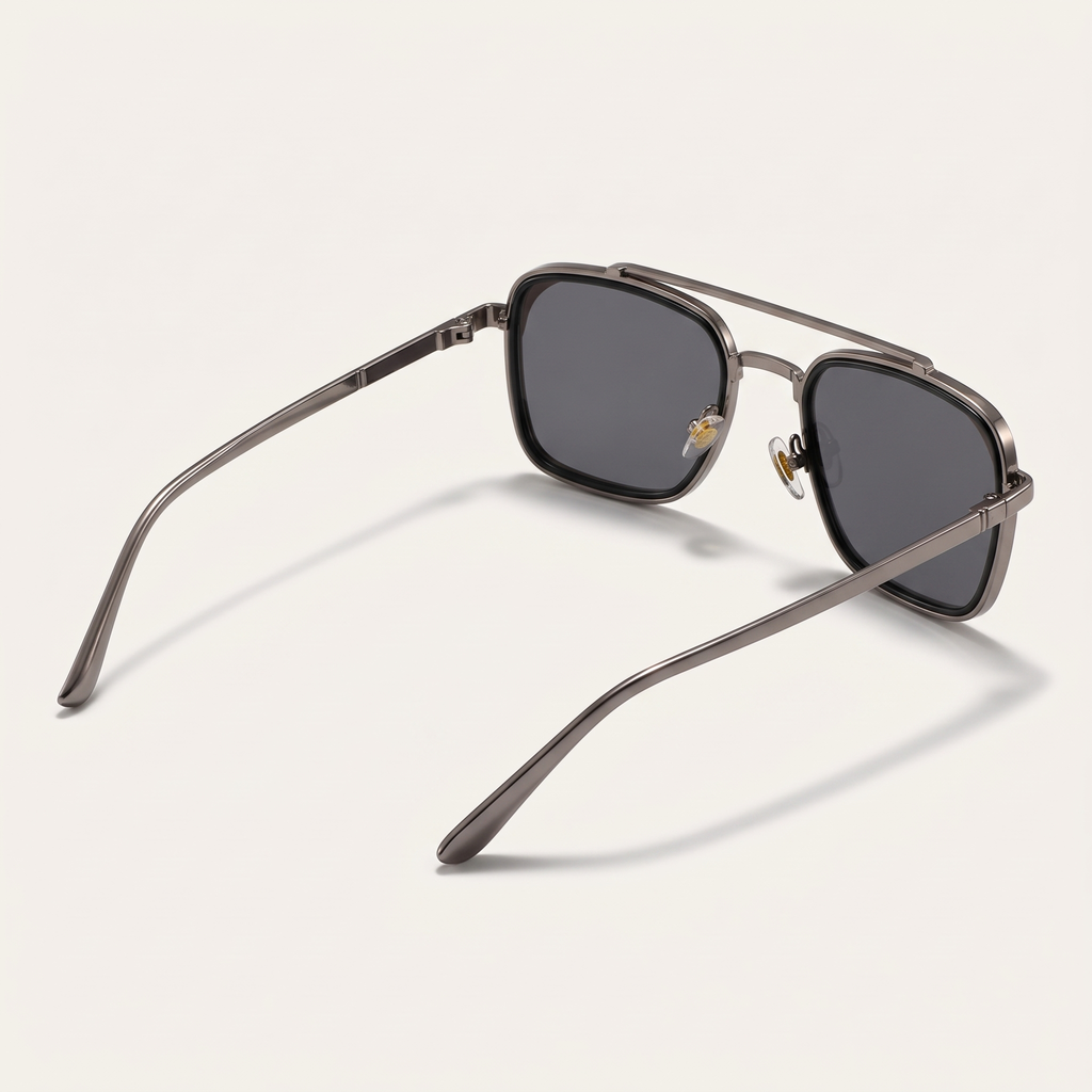 Gunmetal / Grey | three-quarter view