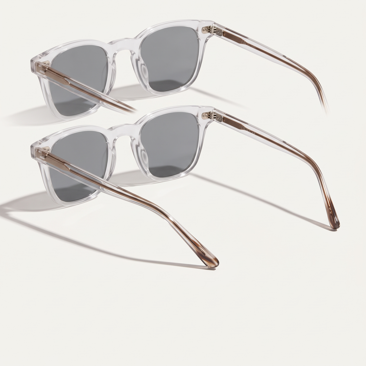 White / Grey | three-quarter view