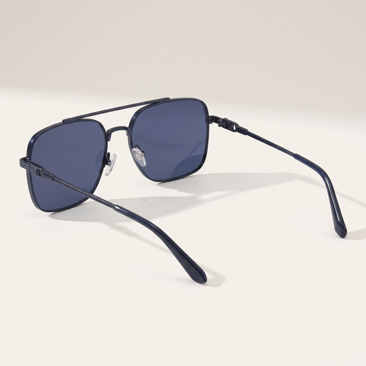 Navy / Blue | three-quarter view