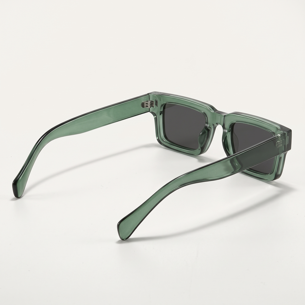 Green / Black Grey | three-quarter view