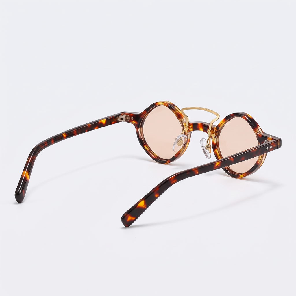 Tortoise / Peach | three-quarter view