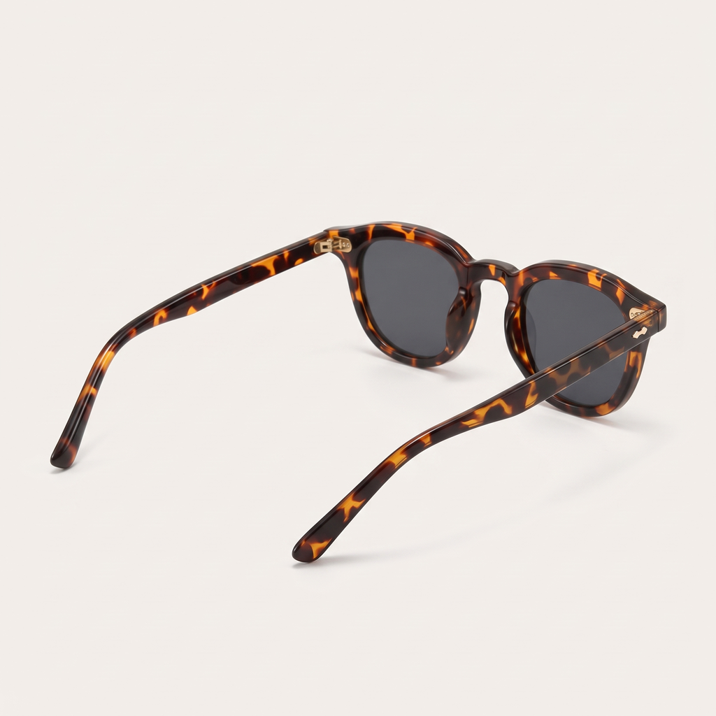Leopard / Grey | three-quarter view
