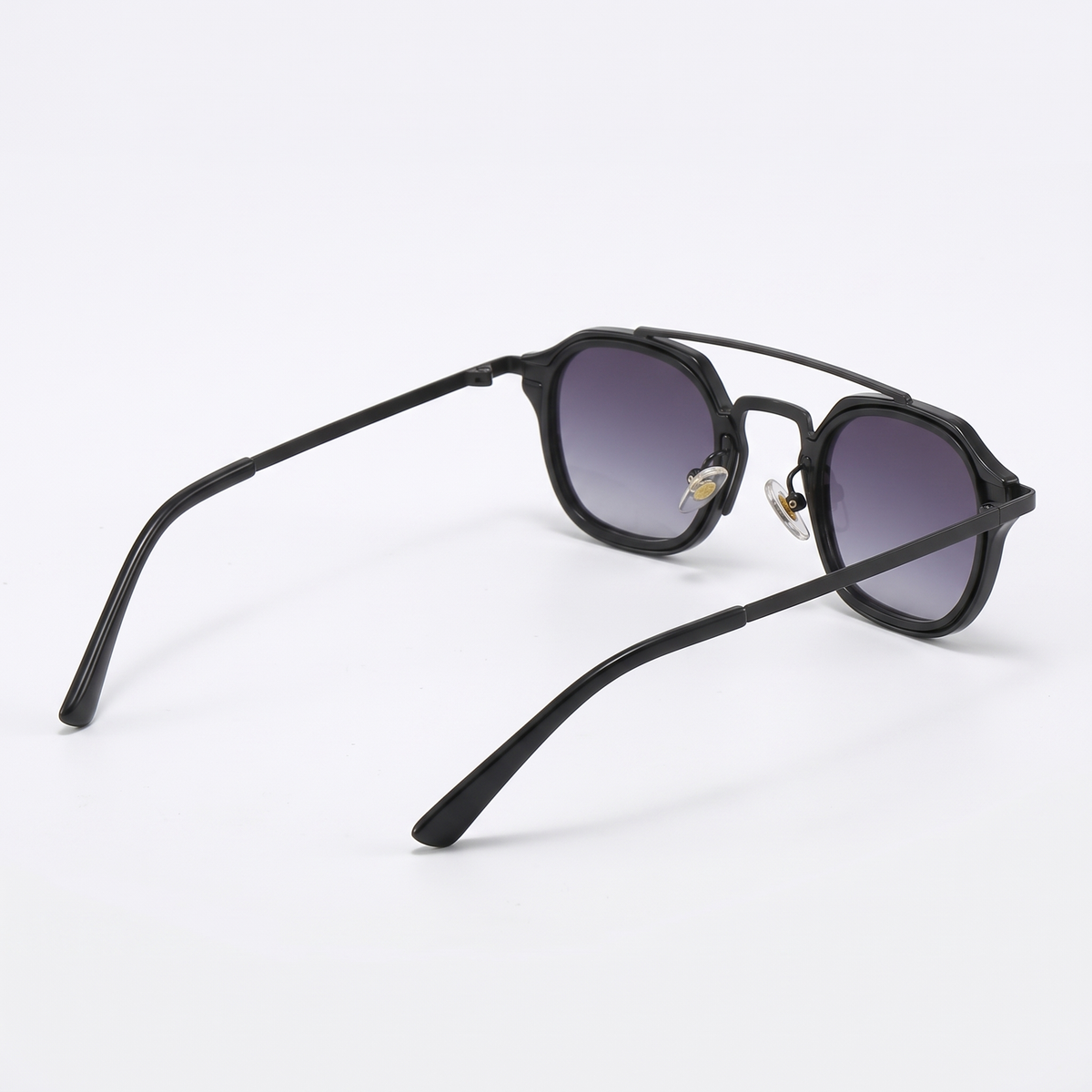 Black / Grey Gradient | three-quarter view