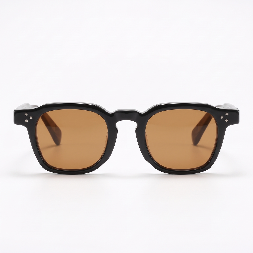 Black / Tea | three-quarter view